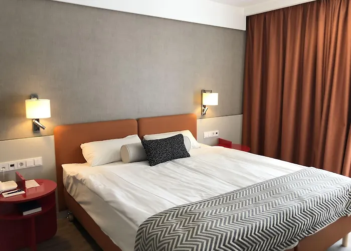 Отель Danubius Erzsebet Center 3*